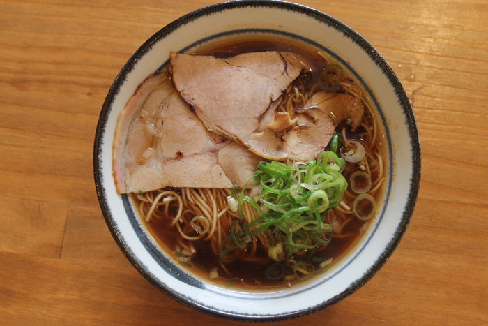 ラーメン中